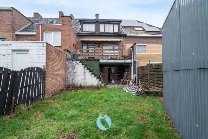 Gezinswoning met 3 slaapkamers, garage en tuin foto 17