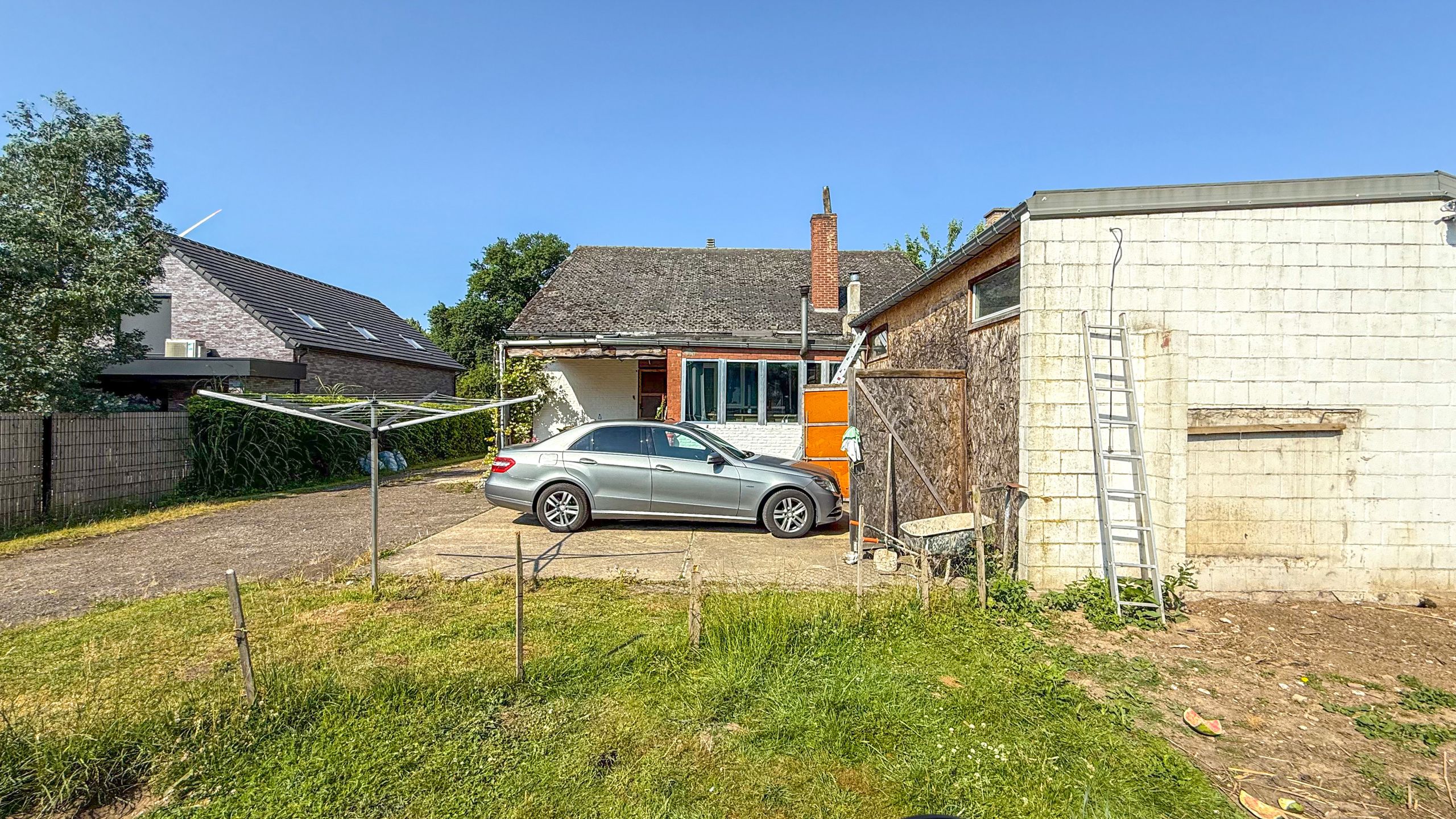 Vrijstaande woning met hangar en groot stuk grond-13.000m²! foto 32