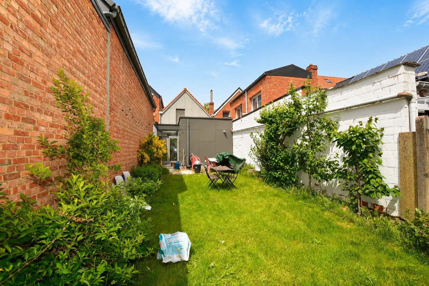 CHARMANTE WONING MET 2 SLK EN RIANTE TUIN! foto 13