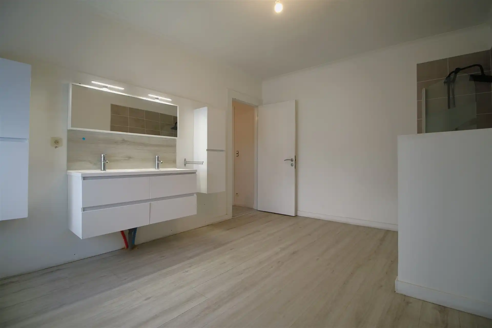 Vernieuwde rijwoning met tuin i.h. centrum foto 17