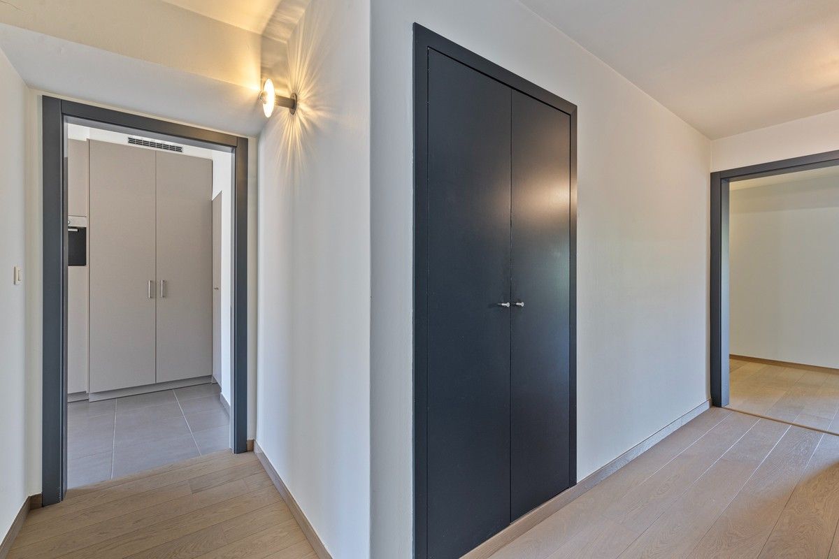 Residentieel en lichtrijk appartement met garagebox en zicht op de Leie – Toplocatie nabij Sint-Pietersstation foto 17