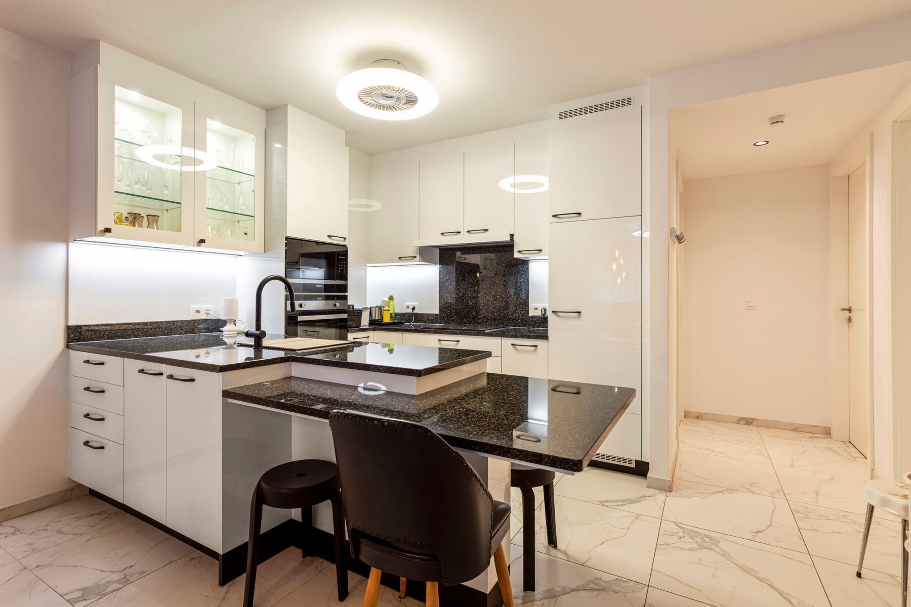 Recent appartement met ruime garagebox te BERLAAR foto 8