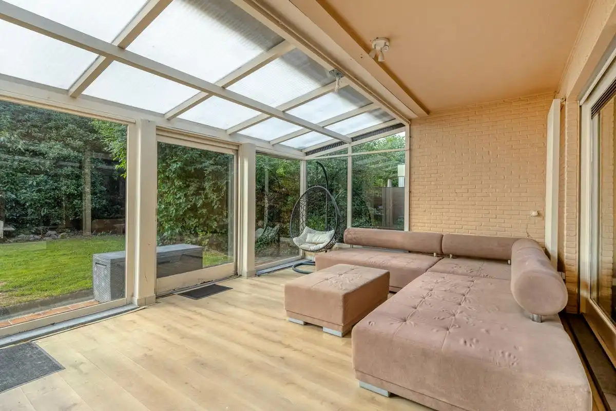 Instapklare villa te koop op een rustige ligging in Harelbeke! foto 9