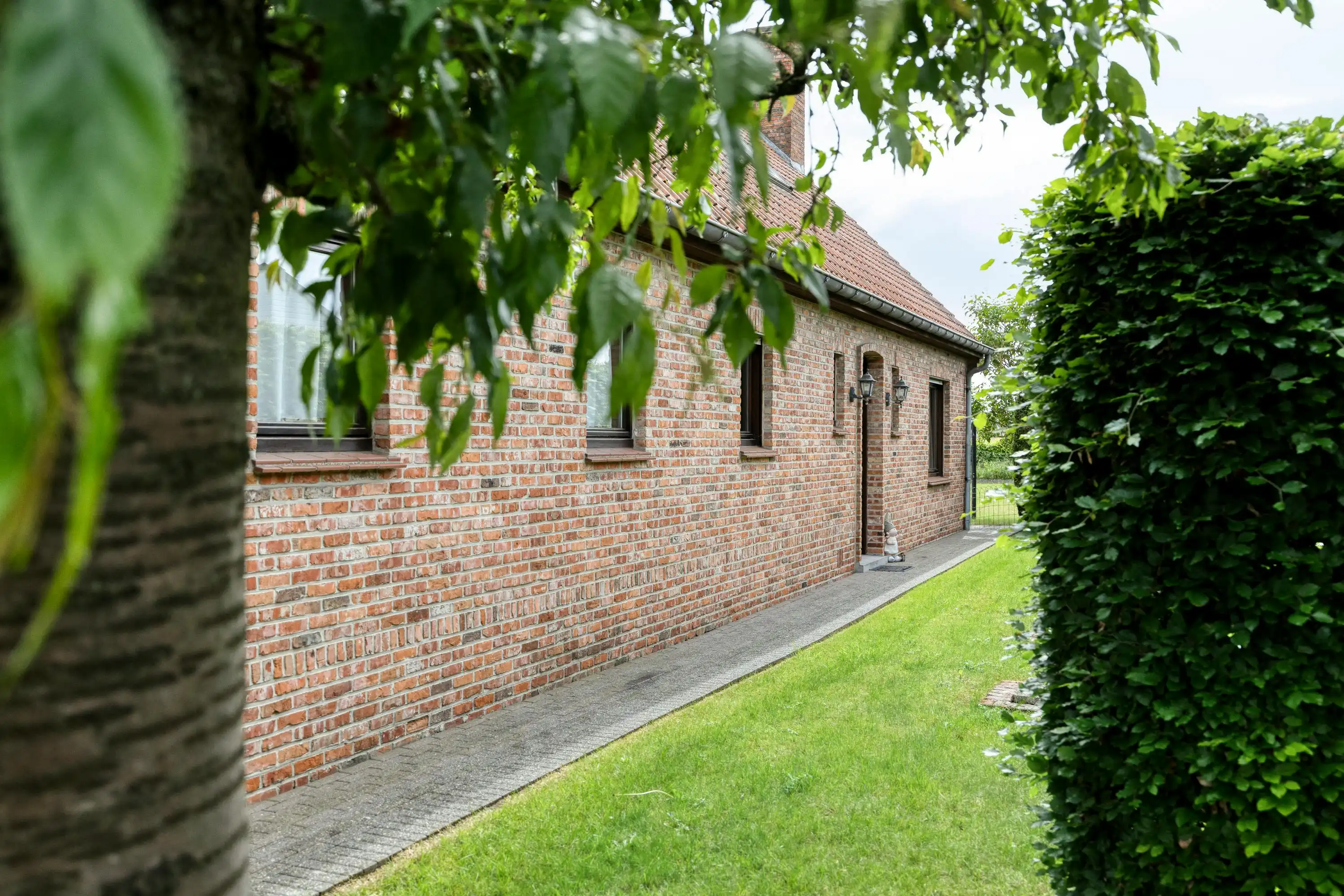 Alleenstaand huis met veel potentieel te koop in Waregem foto 11