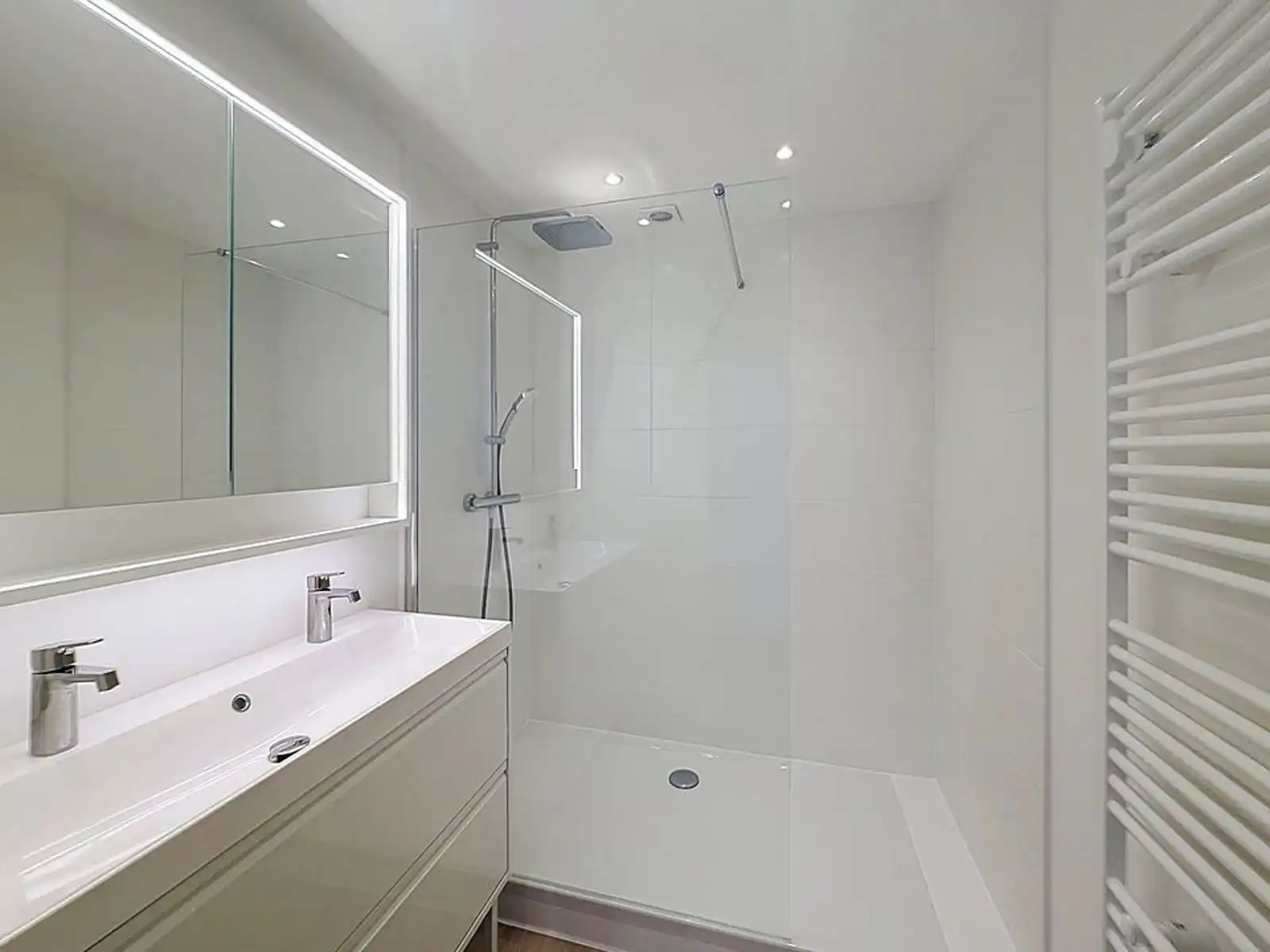Prachtig instapklaar appartement met LIFT in het centrum! foto 8