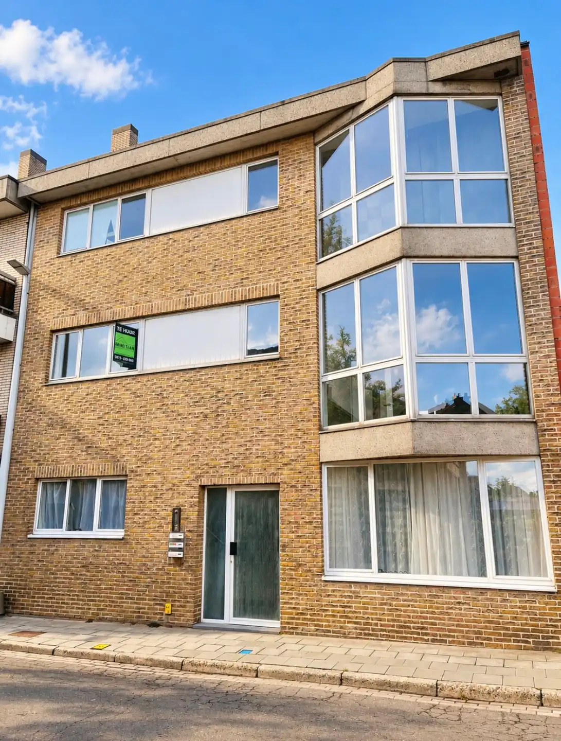 APPARTEMENT MET 3 SLAAPKAMERS EN AUTOSTAANPLAATS foto {{pictureIndex}}