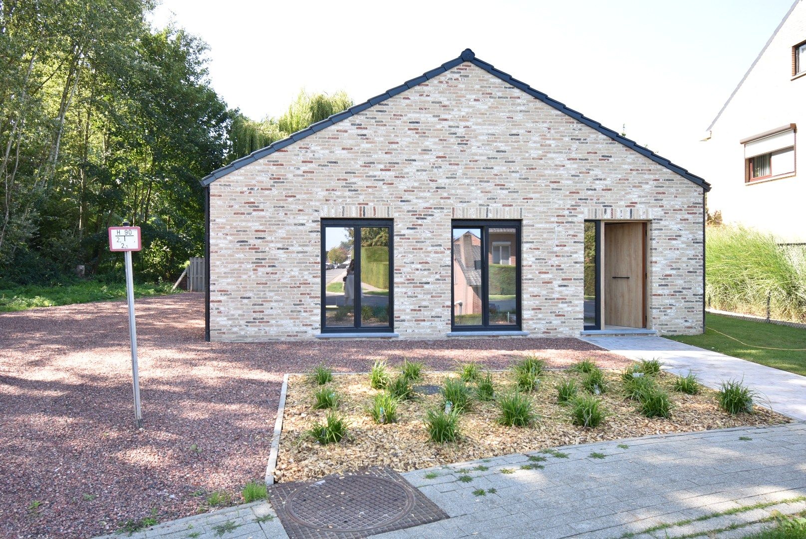 Knap gerenoveerde en energiezuinige bungalow met 3 slaapkamers te Nerem foto 2