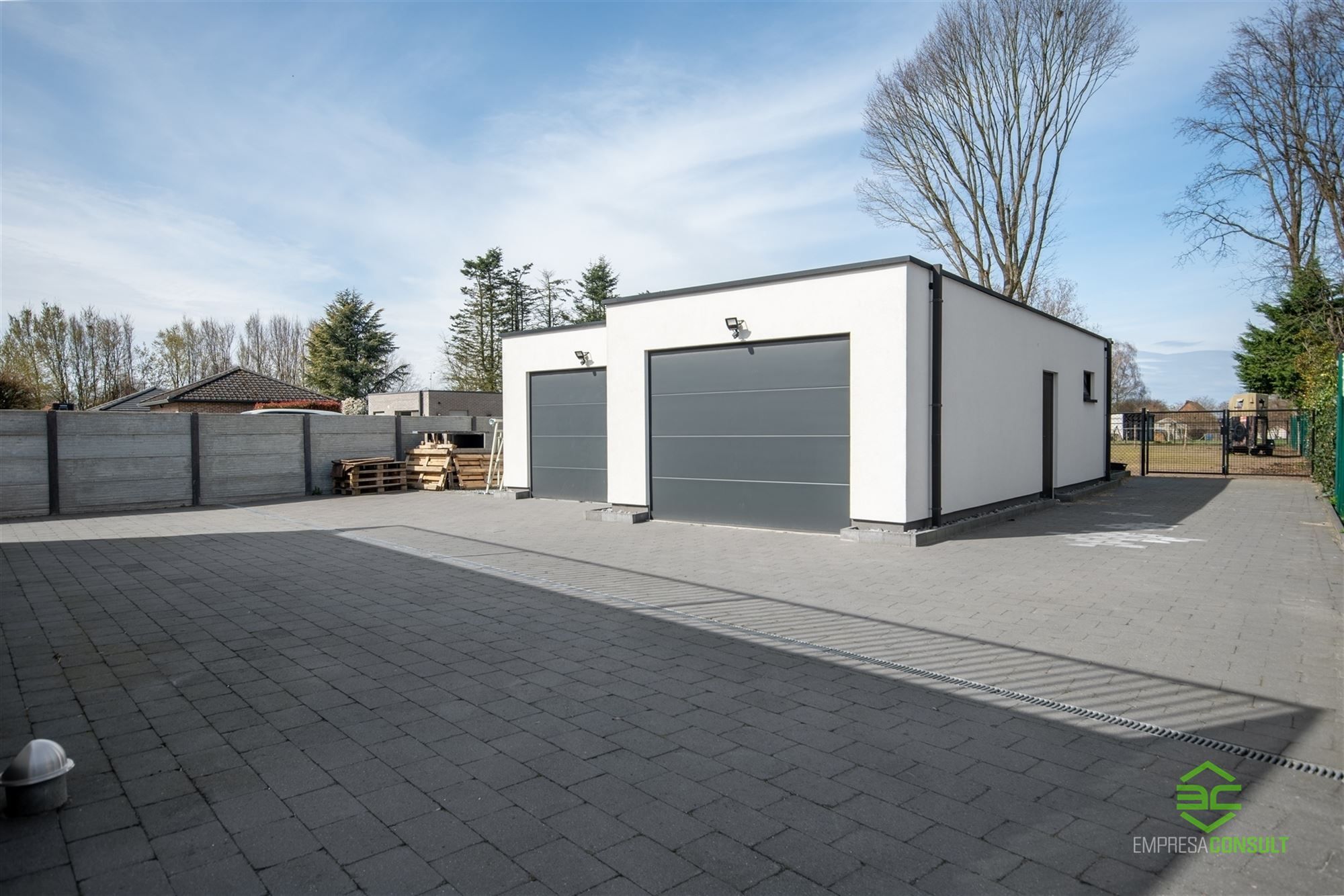 Handelsruimte van 115m² + kelder van 42 m² op een zichtbare locatie tussen Hasselt en Herk-de-Stad foto 11