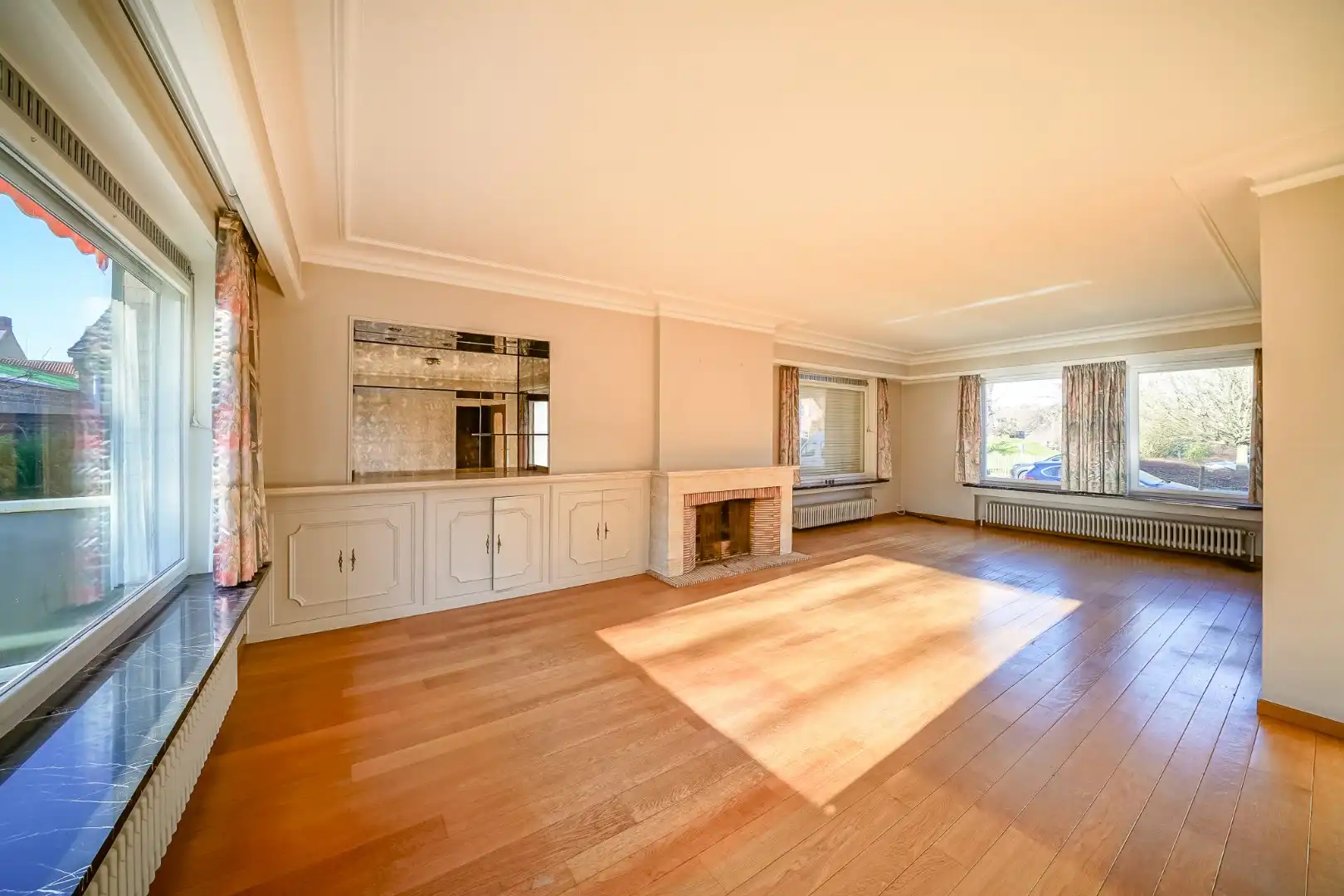  Statige villa uit de jaren ‘65 met zuidgerichte tuin in hartje Oudenburg. foto 5