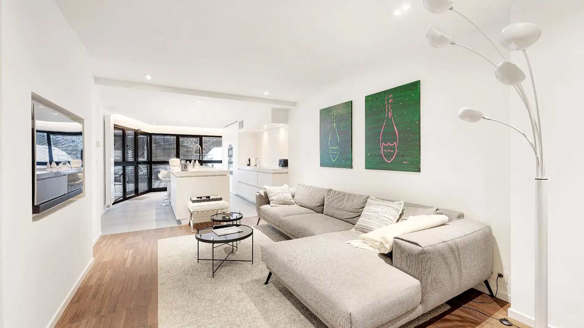 Lichttorenplein- ruim en modern appartement met 3 slk's op enkele passen van de zee foto 2