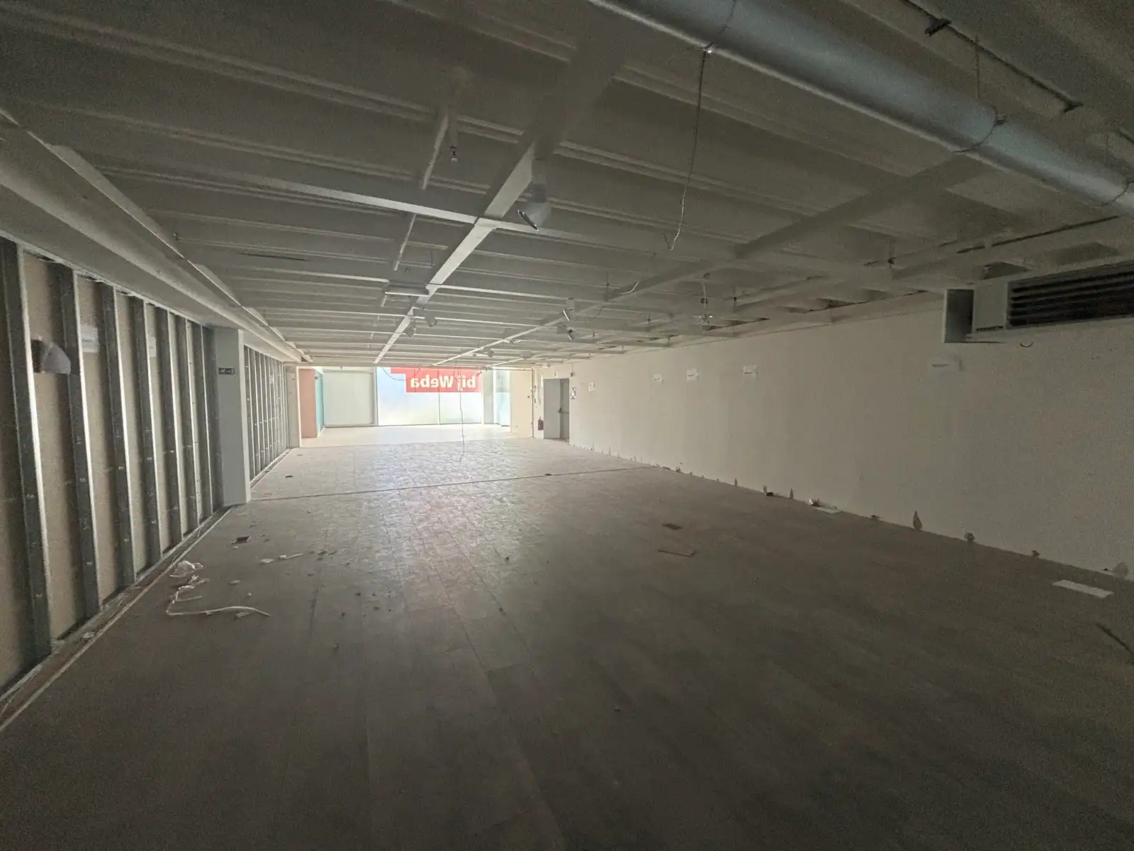 Handelsruimte 829 m² te huur naast WEBA Tongeren foto 4