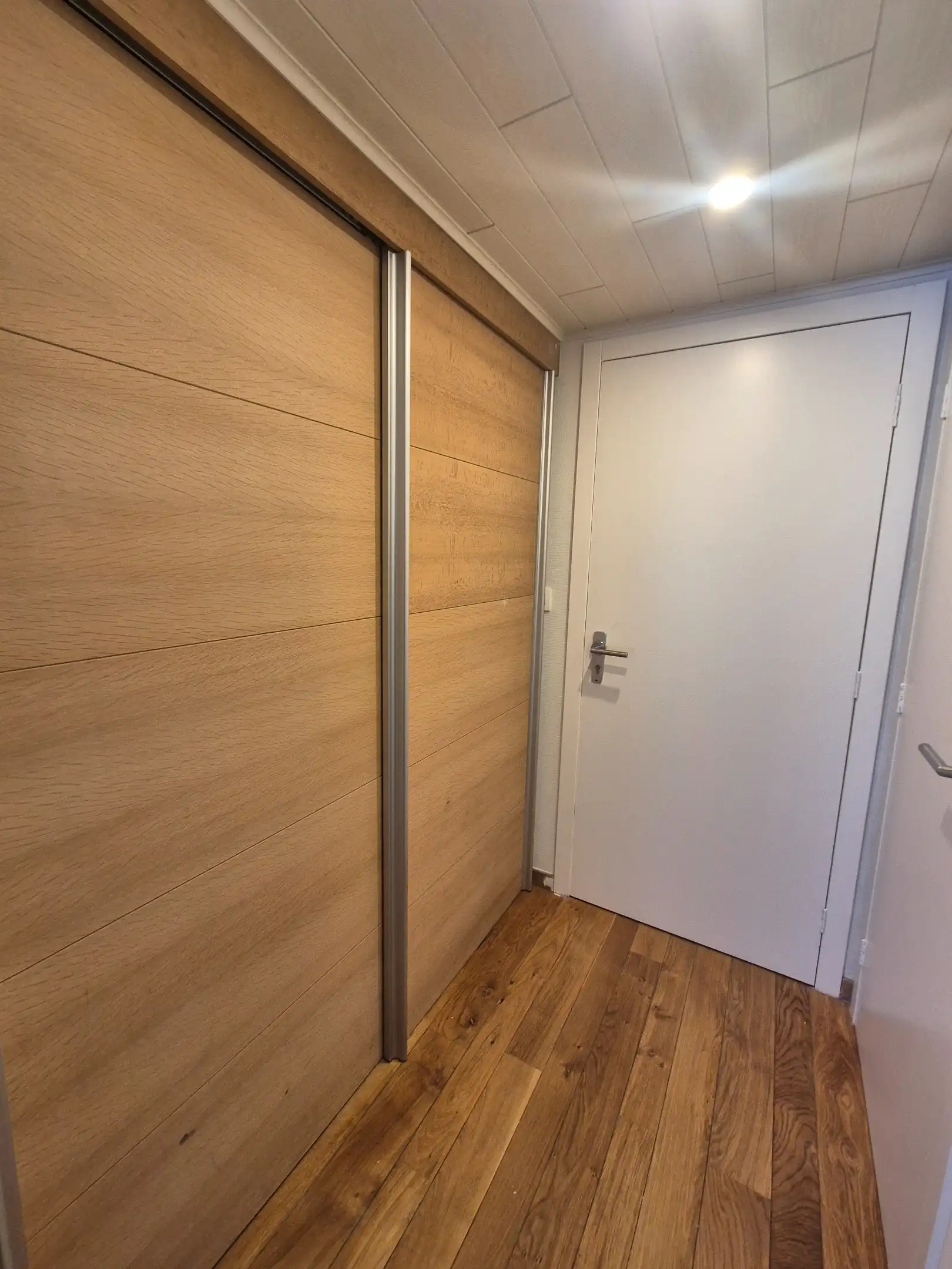 Exclusieve pied-à-terre met ruim terras op toplocatie! foto 8