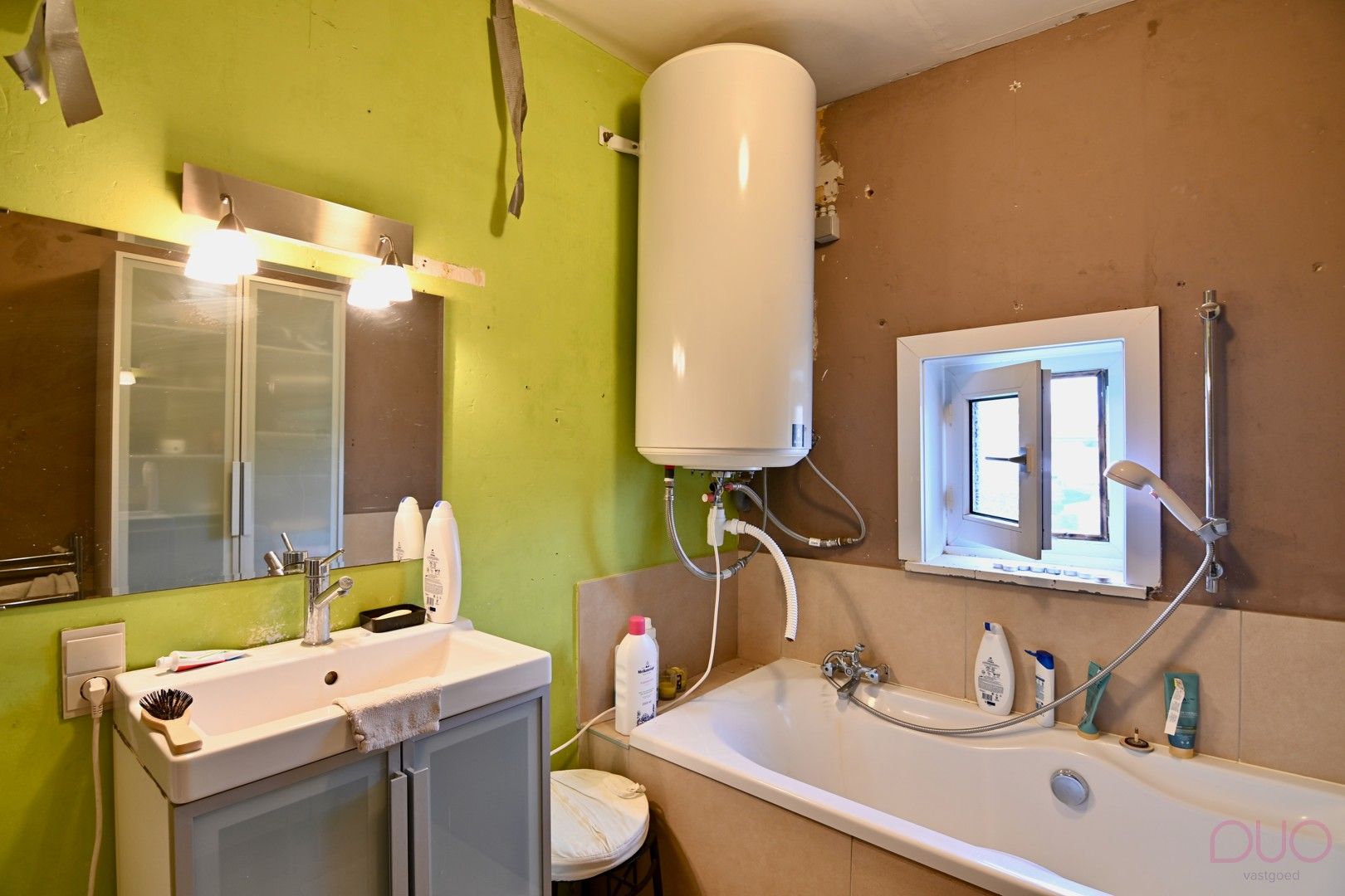 Verder te renoveren hoevewoning met ruime schuur die tal van mogelijkheden biedt. foto 20