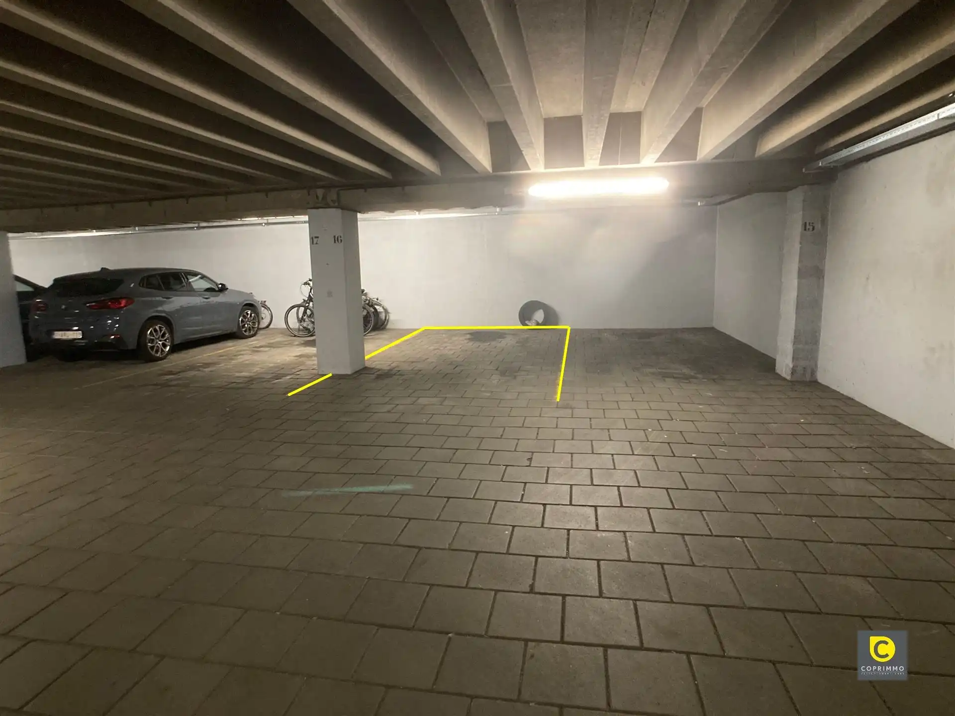 IN OPTIE! Ruime ondergrondse autostaanplaats te Fruithoflaan!  foto 2