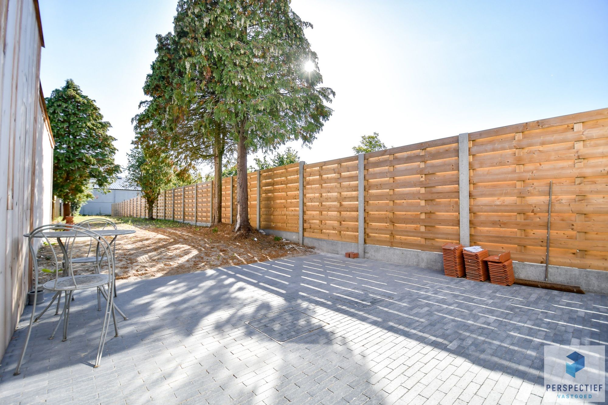 Stijlvol gerenoveerde woning met tuin op toplocatie foto 3