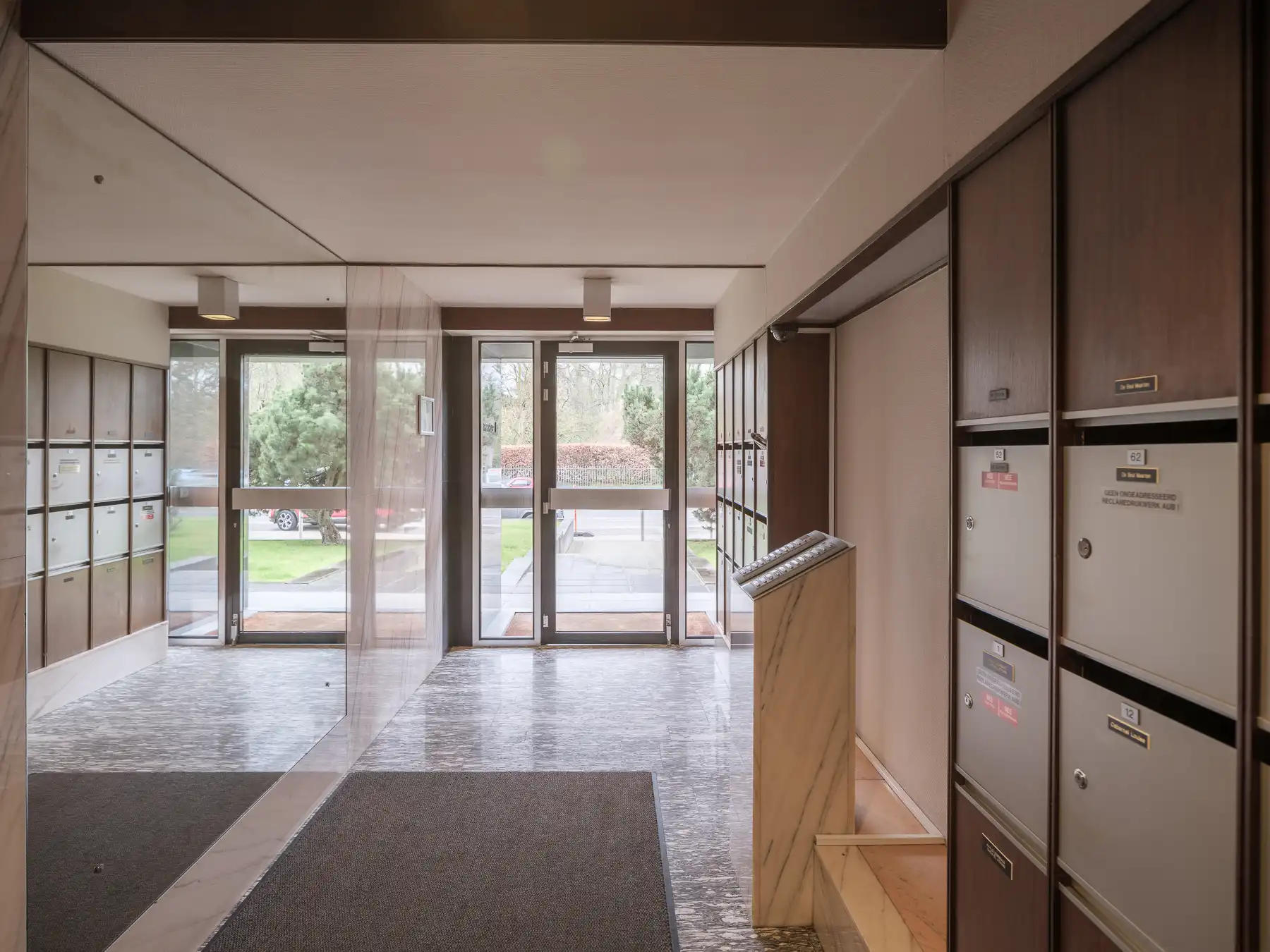 Ruim gelijkvloers appartement op toplocatie in Aalst foto 3