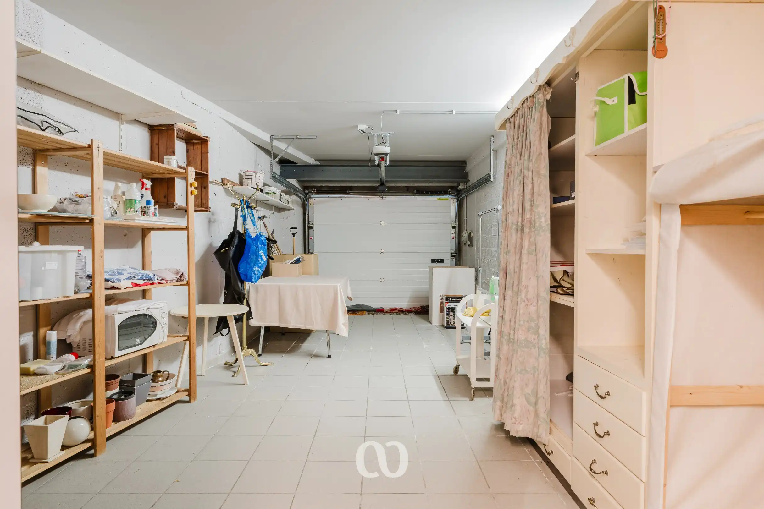 Instapklaar gelijkvloers appartement met private ingang en directe toegang tot de garage foto 21