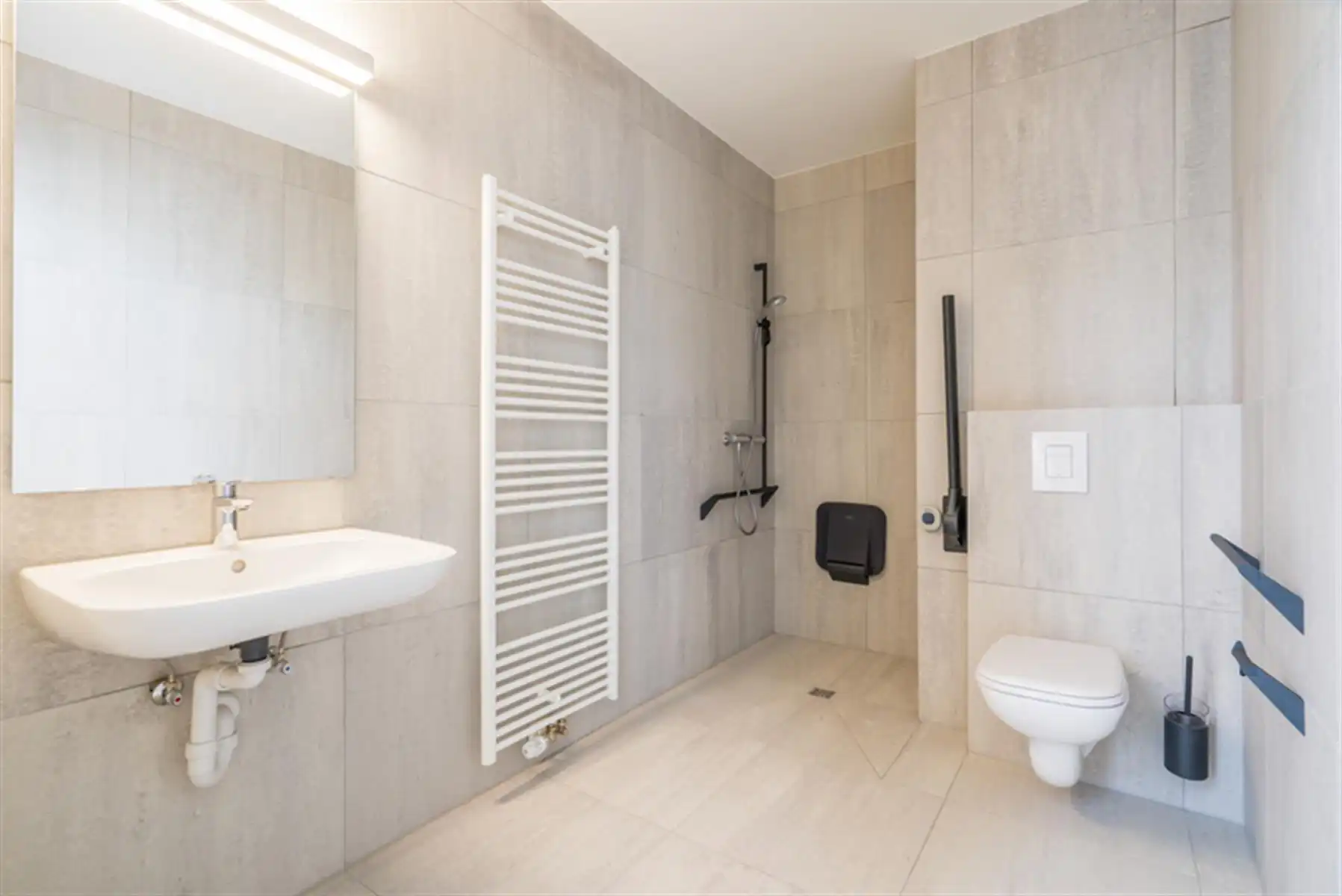 Assistentiewoning in het centrum van Kortrijk! foto 6