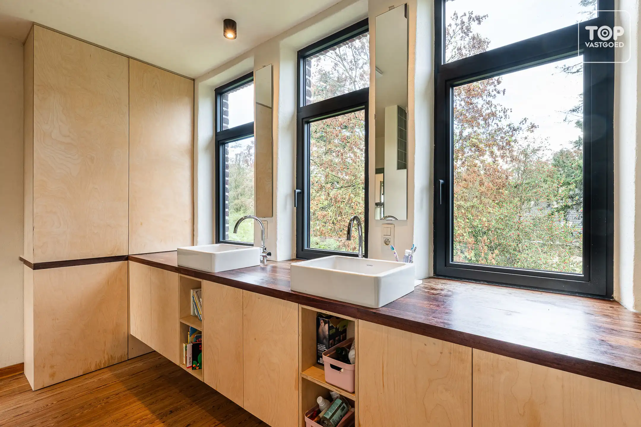 Uniek gerenoveerde woning waar authenticiteit en natuur samenkomen foto 14