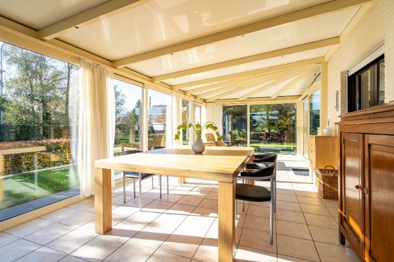 Exclusieve alleenstaande villa met zuidgerichte tuin en volledige onderkeldering! foto 8