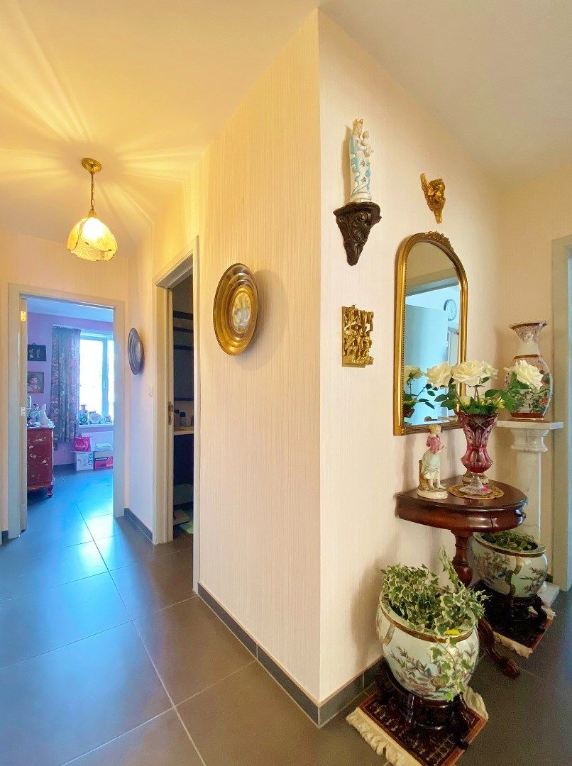 Ruim lichtrijk appartement met 3 slaapkamers, terras en garagebox foto 2