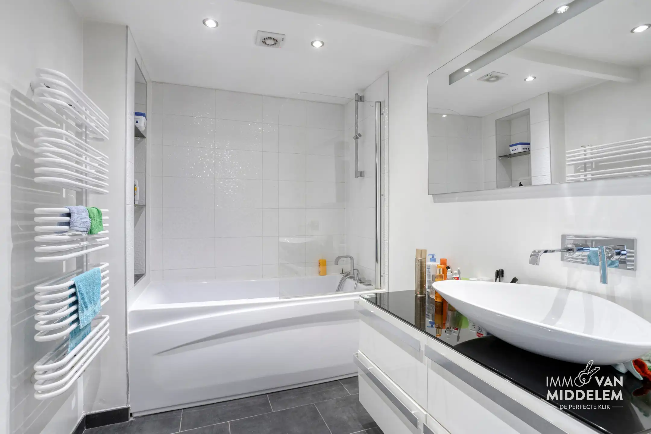 INSTAPKLARE DUPLEX MET 3 KAMERS , TERRAS EN KELDER foto 7