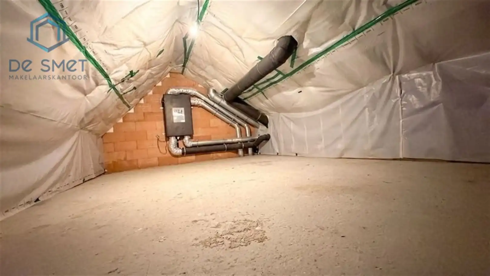 INSTAPKLAAR DAKAPPARTEMENT MET 2 SLAAPKAMERS, ZONNEPANELEN & MOGELIJKHEID TOT EXTRA RUIMTE foto 26