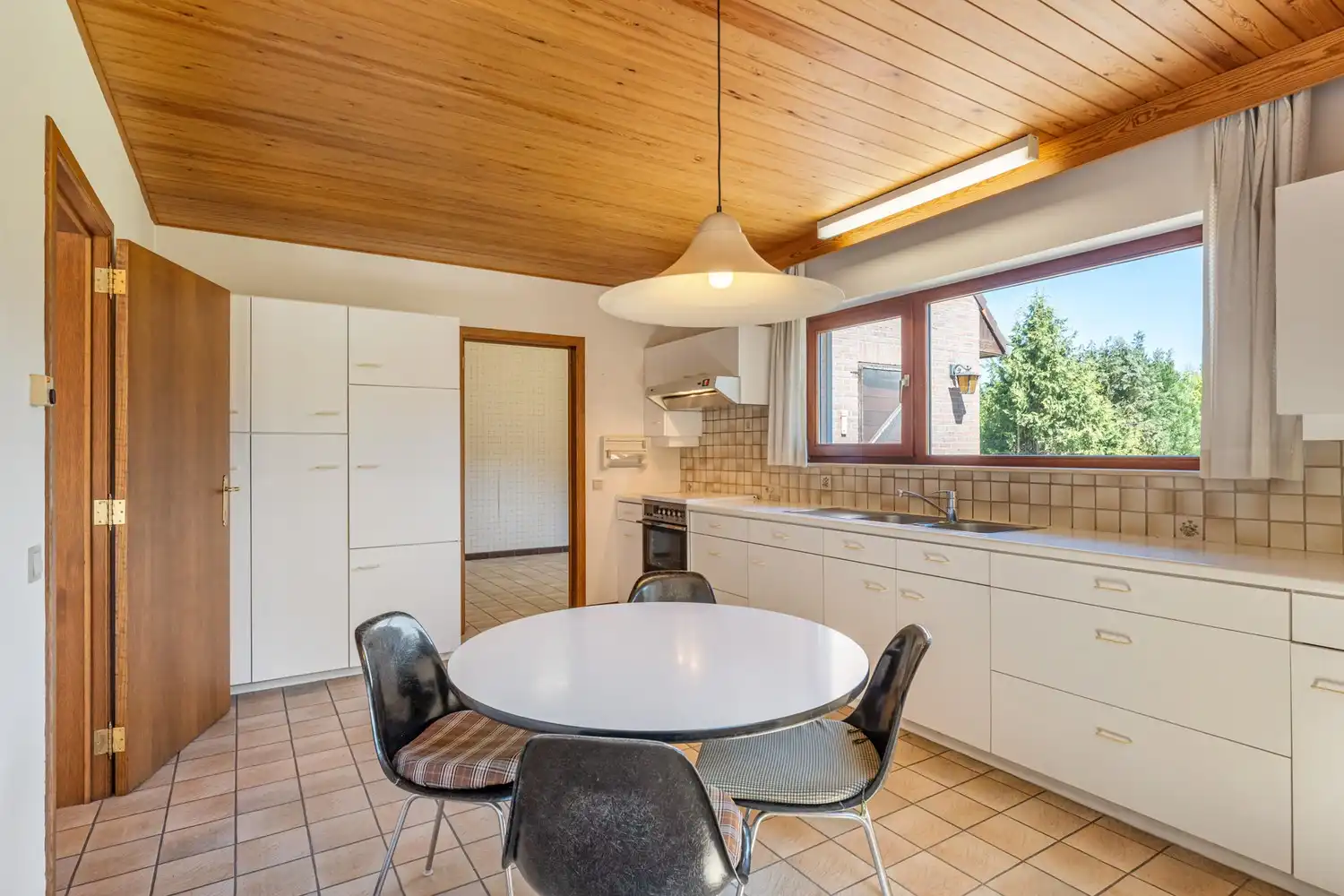 Vrijstaande woning met 4 slaapkamers en een garage op een perceel van 10a 29ca omgeven door groen en op het einde van een doodlopende straat te Oud-Heverlee! foto 9