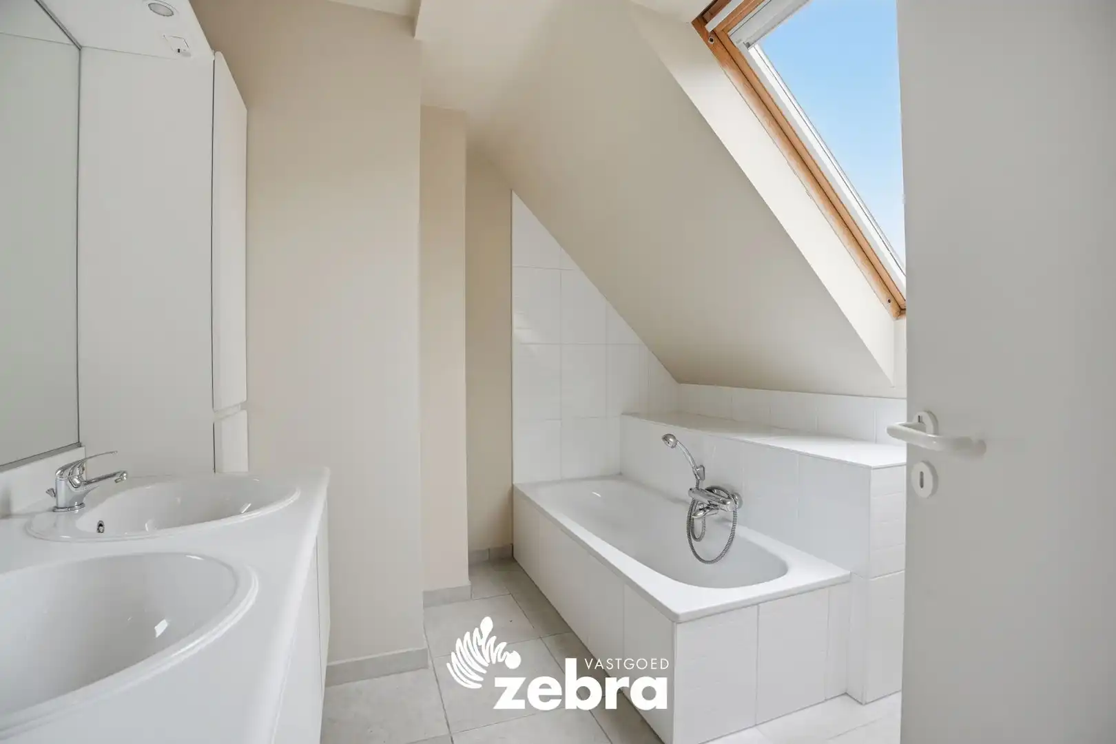 Duplex-appartement met 3 slpk, 3 terrassen + 2 badk in Roeselare! foto 13