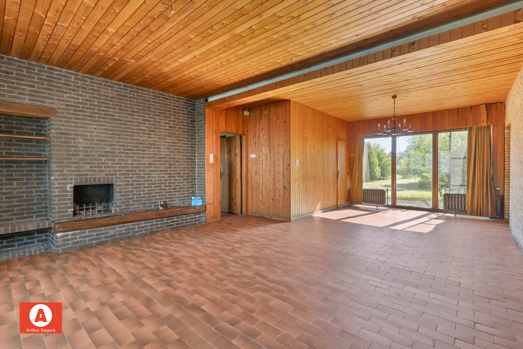 Te renoveren open bebouwing met 4 slaapkamers op toplocatie foto 9