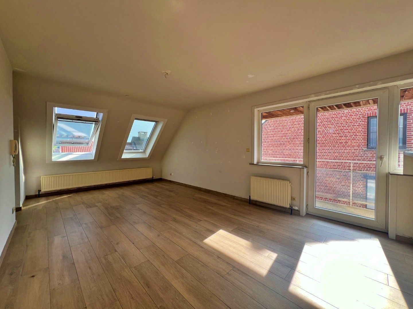 Centraal gelegen en energiezuinig appartement in Lovendegem foto {{pictureIndex}}