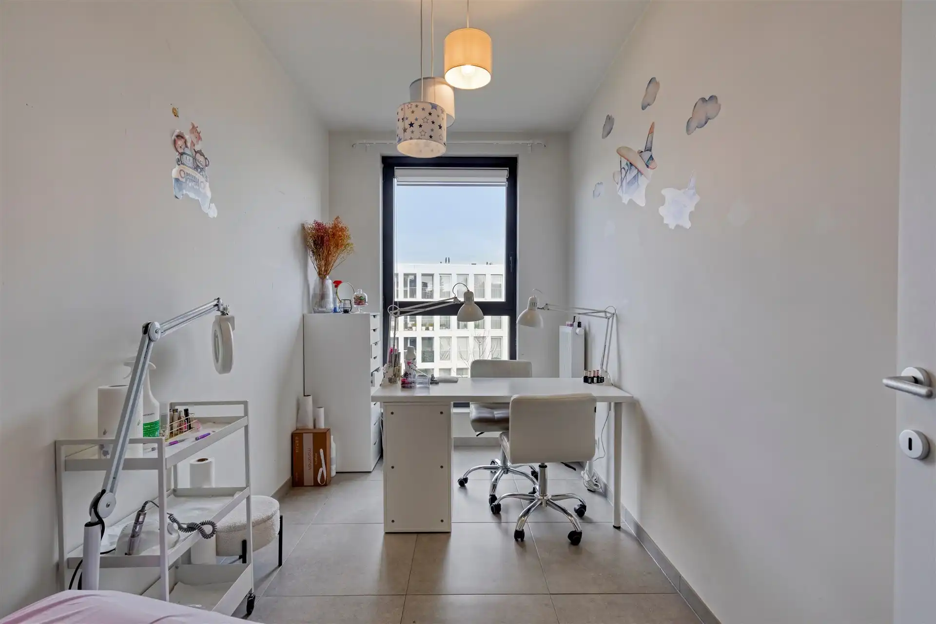 Instapklaar, energiezuinig 2 slaapkamer appartement (83m²) met terras, gem. tuin en autostaanplaats. foto 17