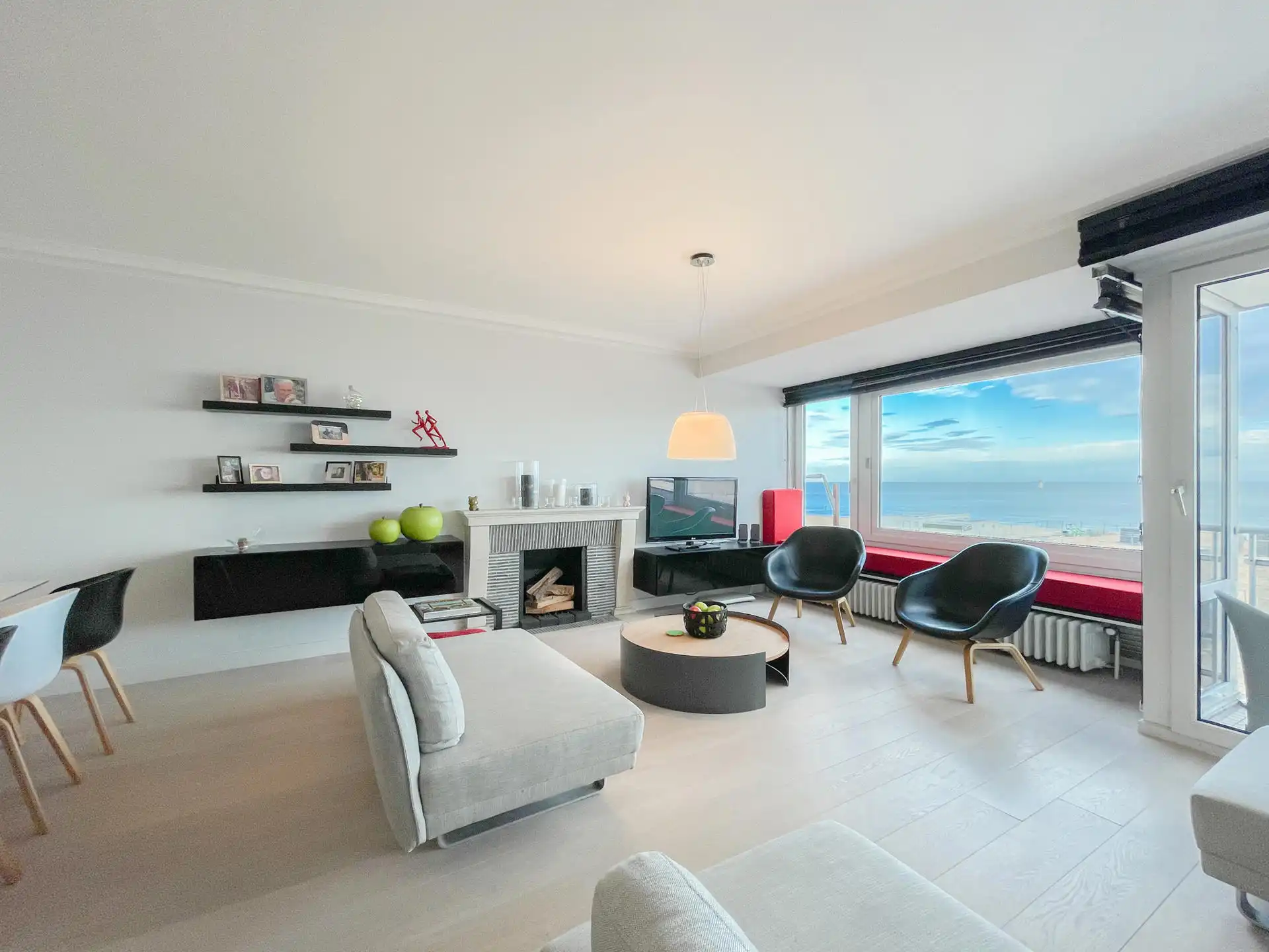 Ruim appartement op Zeedijk Zoute, aan het Albertplein foto 2