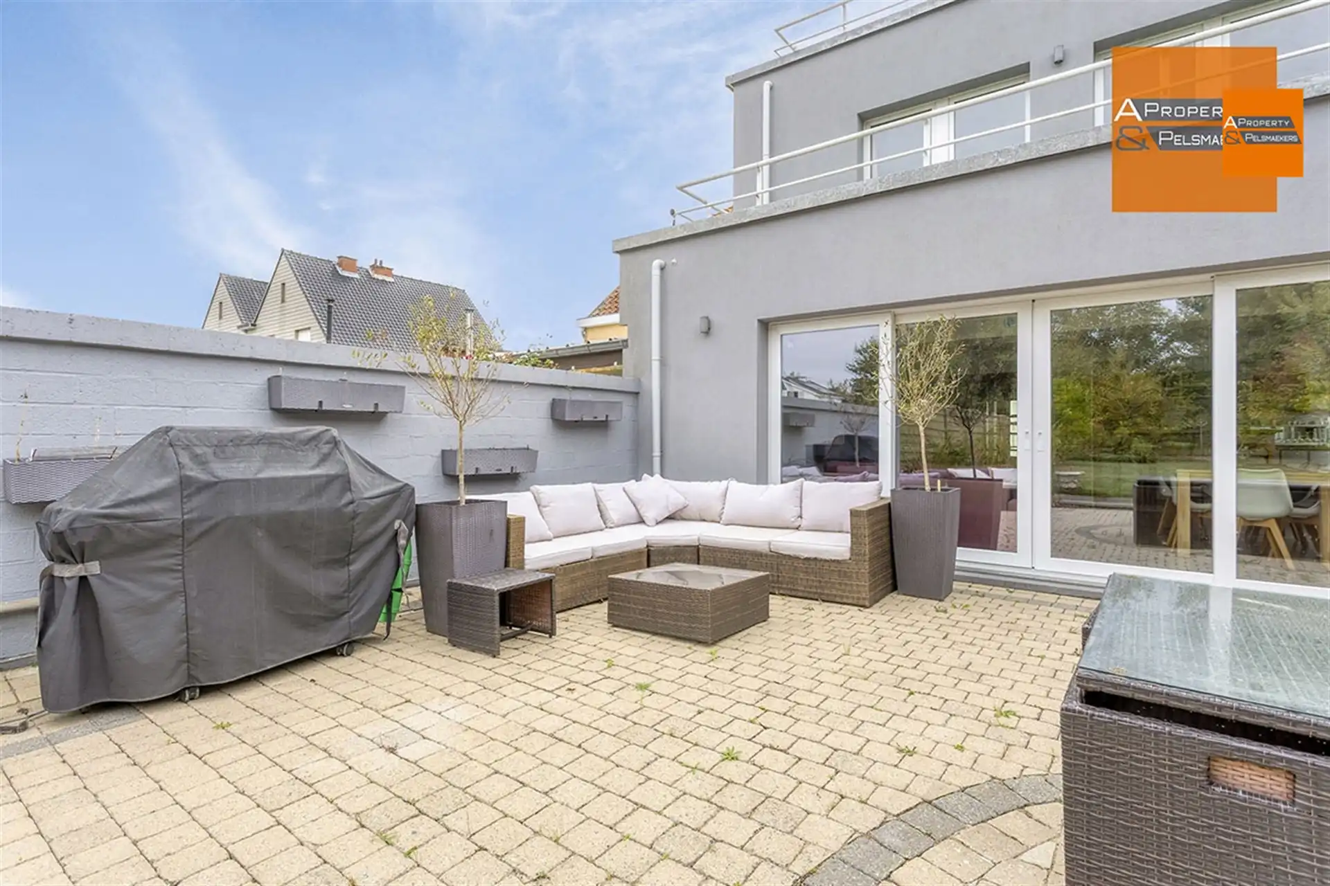 Ruime en instapklare woning met prachtige tuin in Duisburg foto 21