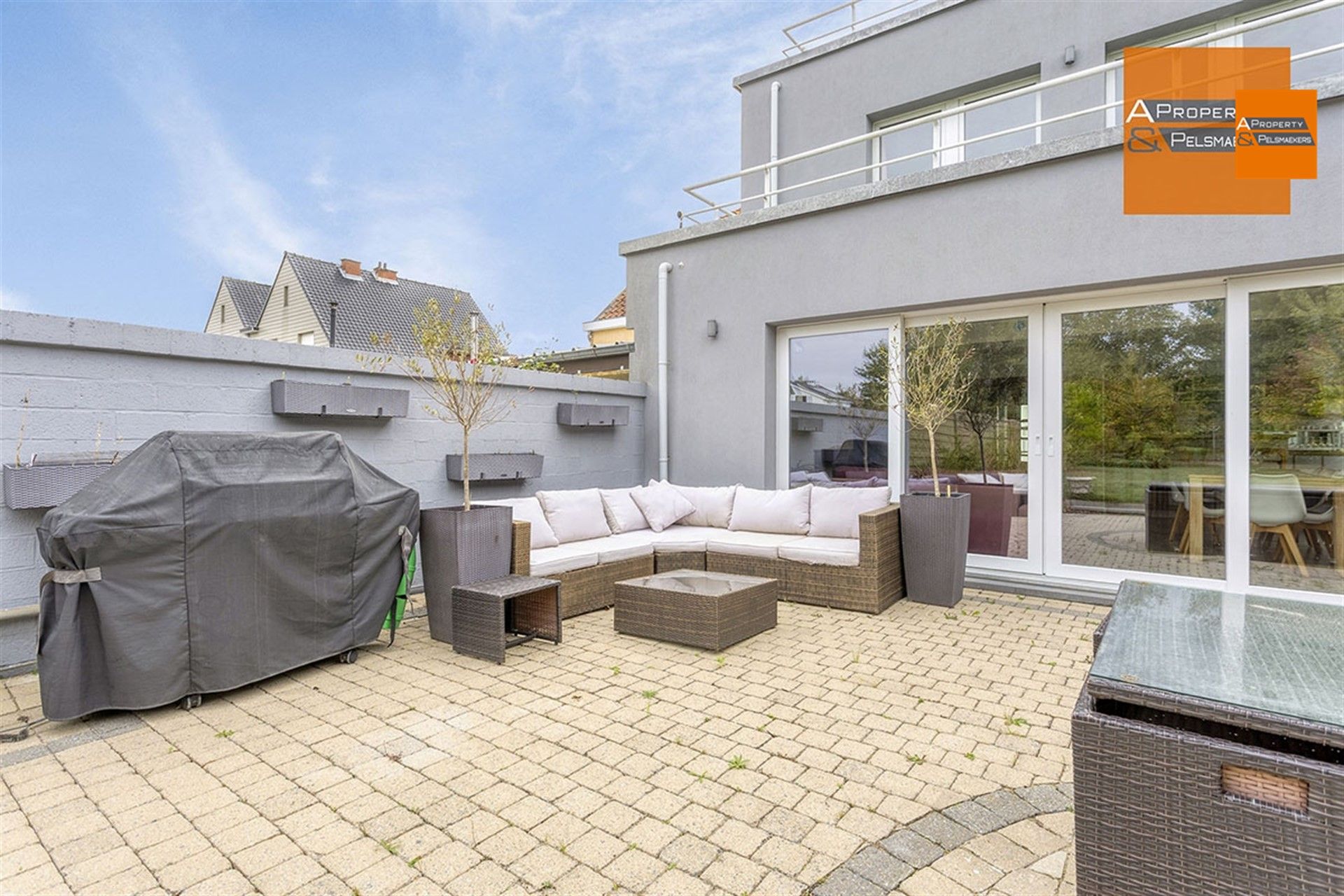 Ruime en instapklare woning met prachtige tuin in Duisburg foto 21