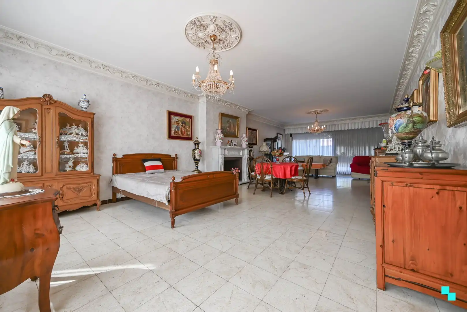 Karaktervolle woning met riante woonoppervlakte (267 m²) en tuin in Emelgem foto 4