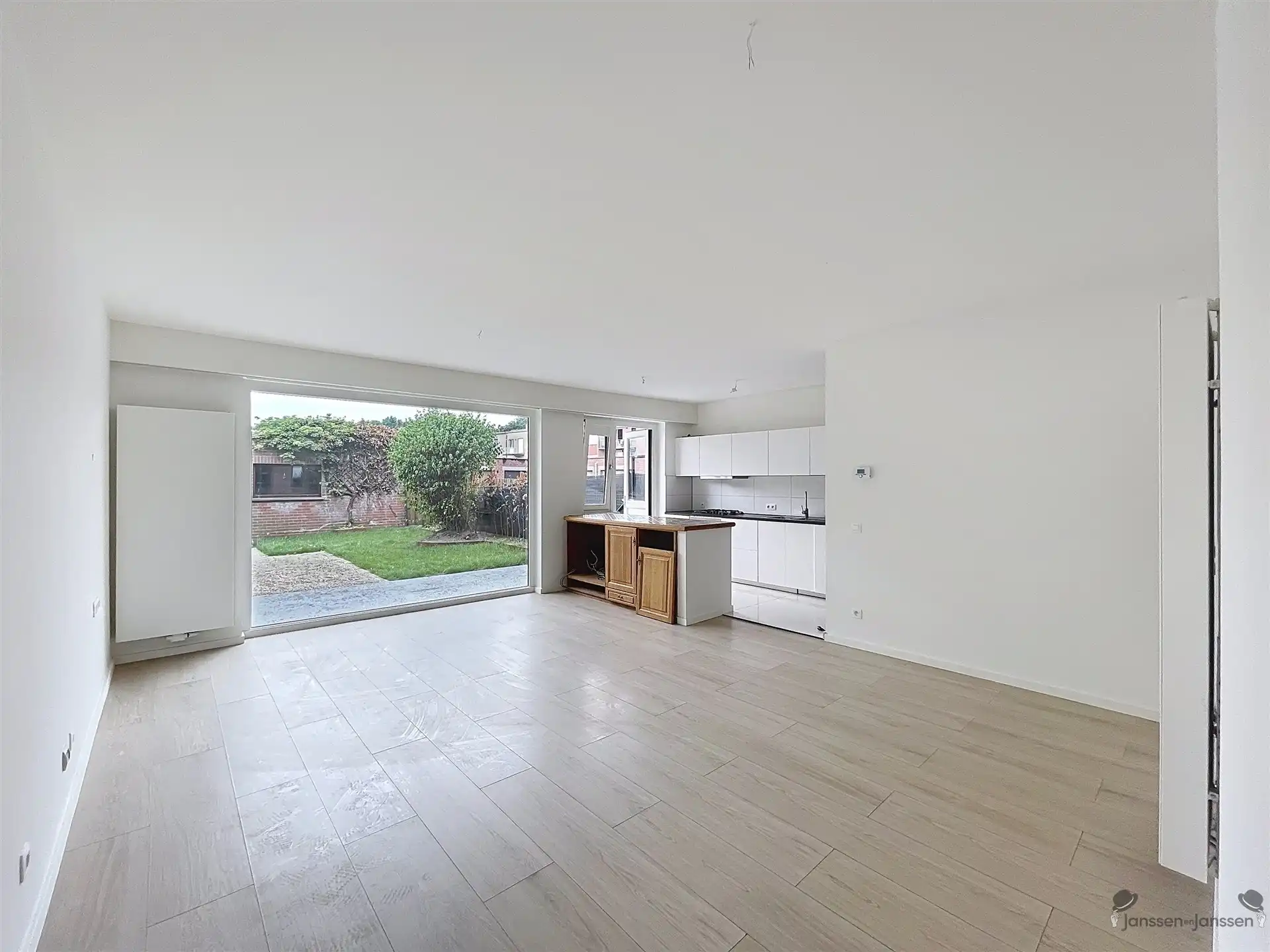 Gelijkvloers appartement met tuin én garagebox in Brasschaat foto {{pictureIndex}}