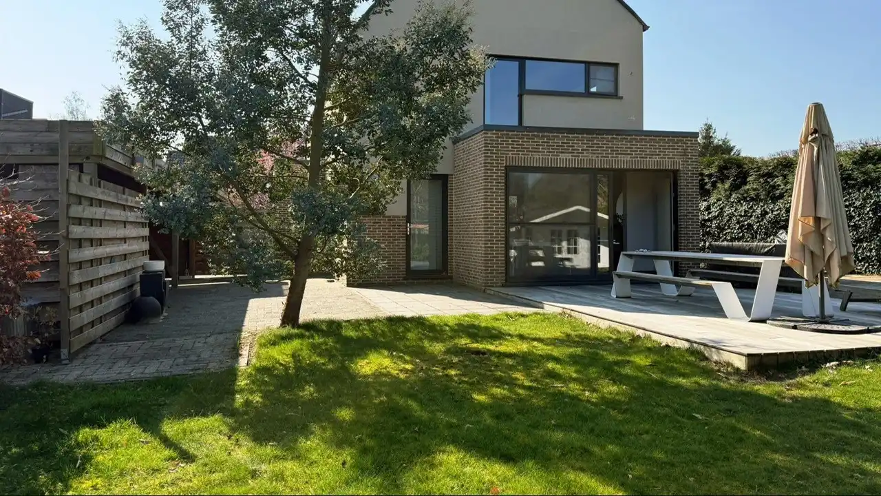 Ruime moderne woning op een perceel van 10a 12ca in een rustige, bosrijke omgeving te koop foto 28