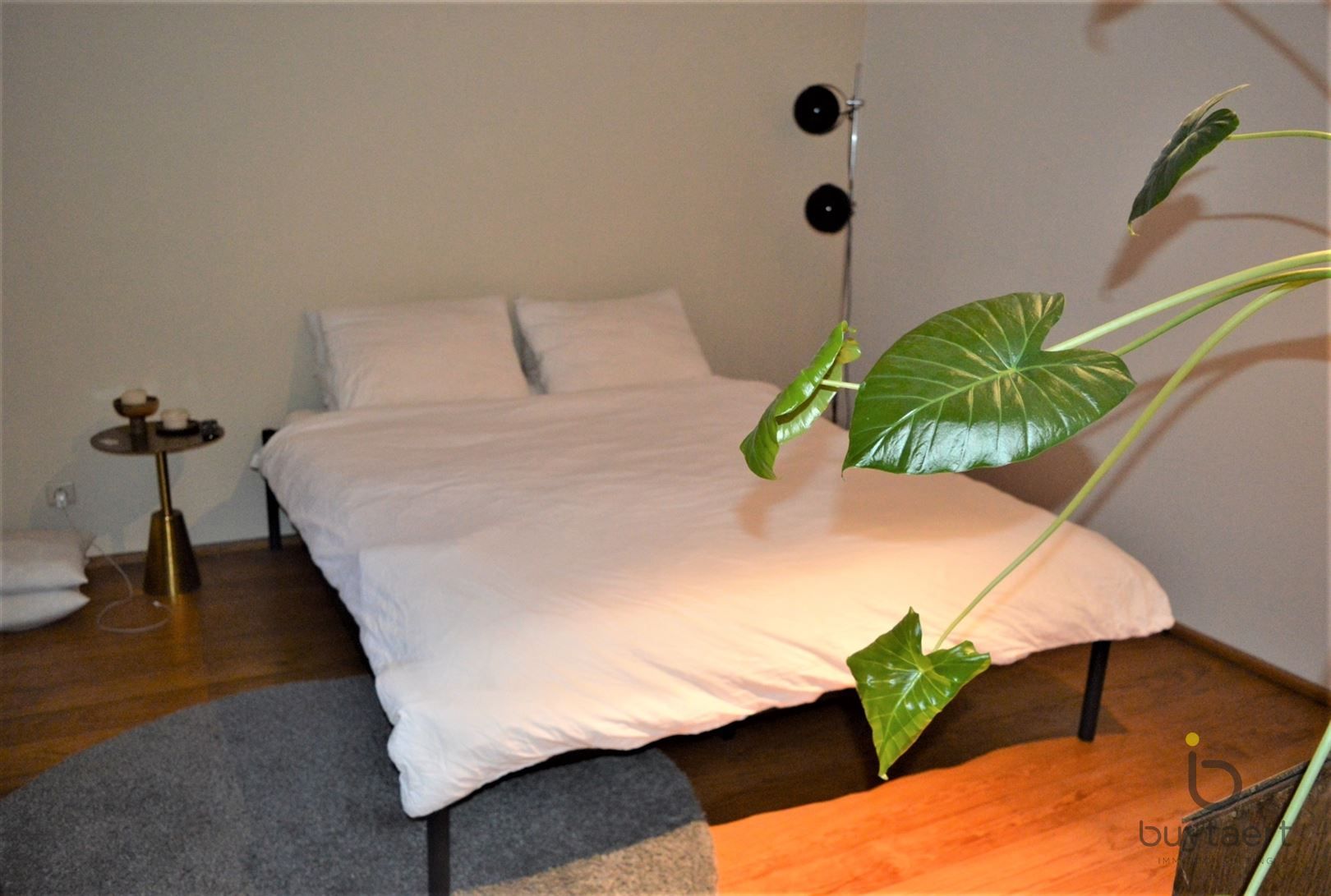 Karaktervol stadsappartement met één slaapkamer en dressing nabij de gezellige terrasjes in hartje Antwerpen! foto 8