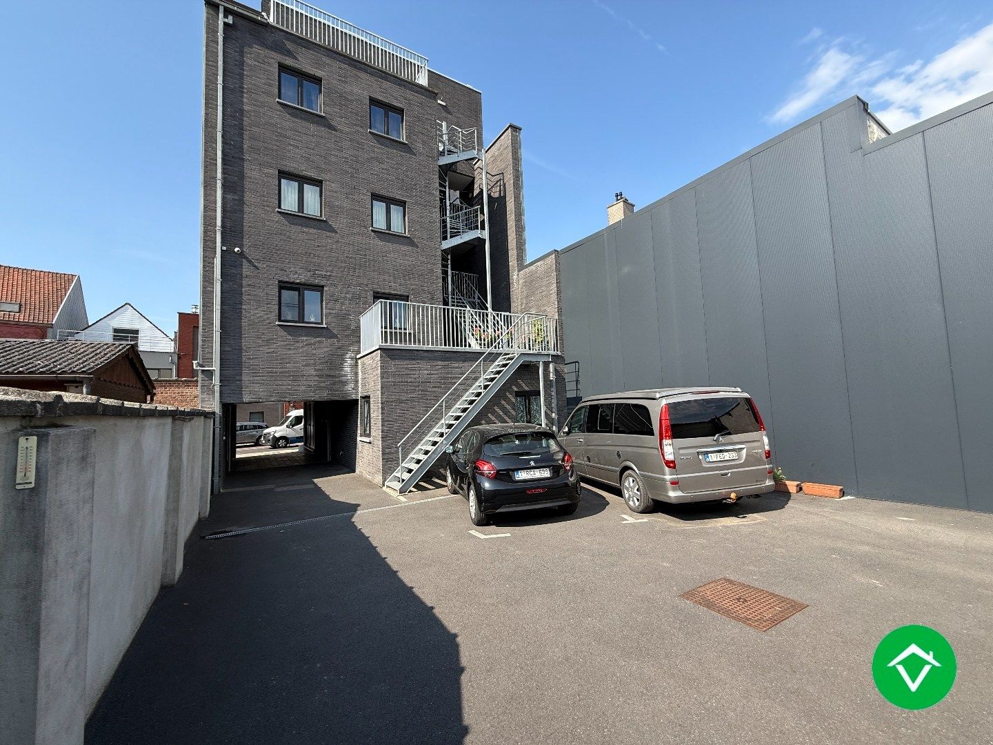 Prachtig dakappartement met twee slaapkamers, garage en twee terrassen met fenomenaal uitzicht te Roeselare foto 22