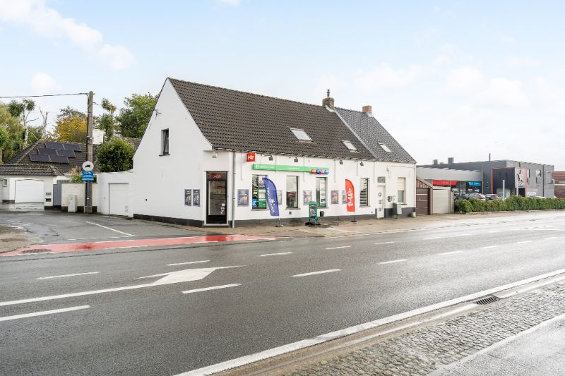 Woning met handelsruimte, 2 garages, 2 slaapkamers foto 6