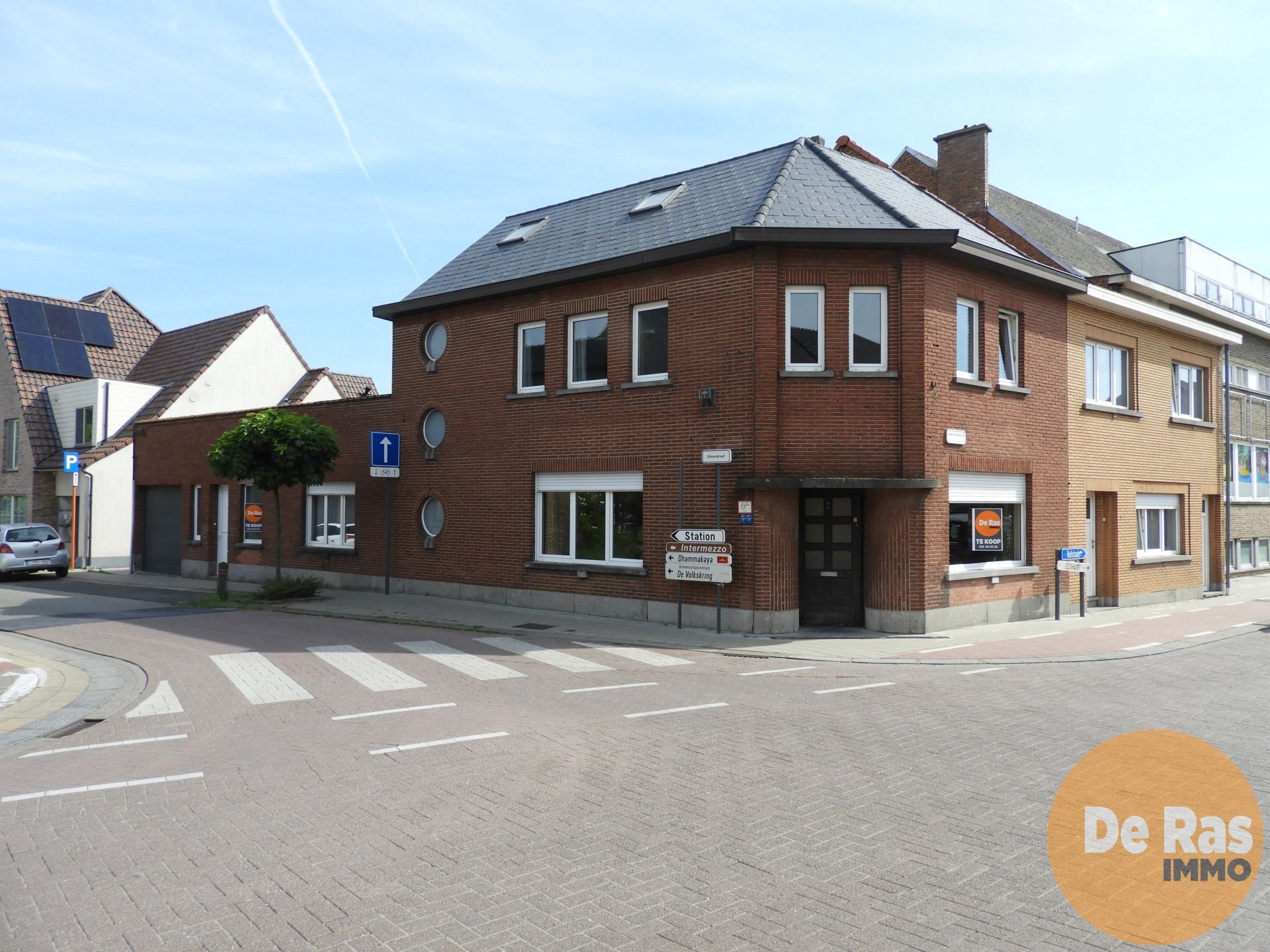 LEDE - Brede hoekwoning met commerciële flair foto 2