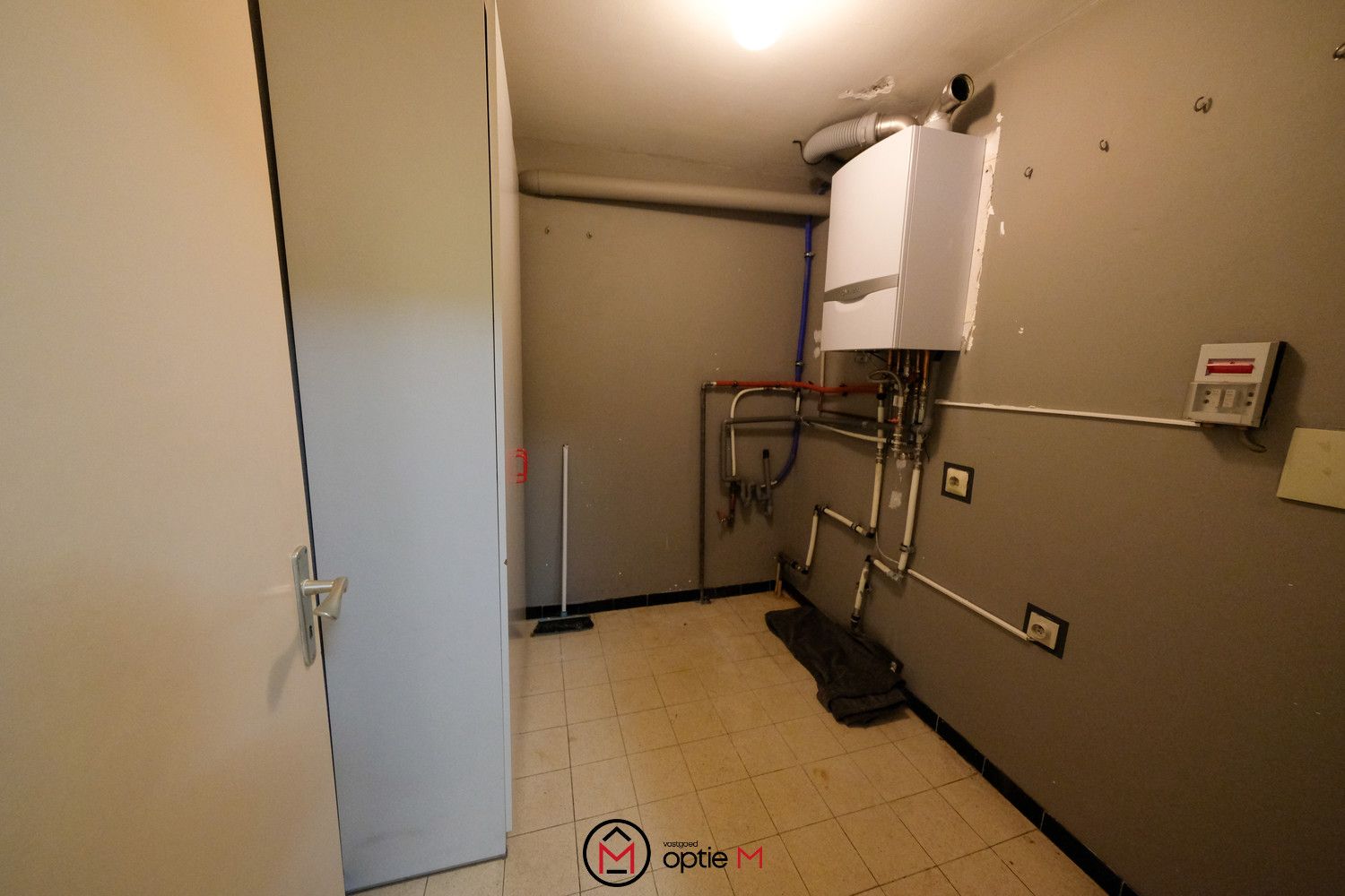 Ruim gelijkvloers appartement met drie slaapkamers in Bilzen foto 5