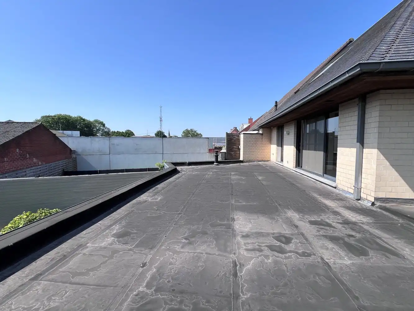 Instapklare woning met 5 slaapkamers en praktijk/kantoorruimte foto 11
