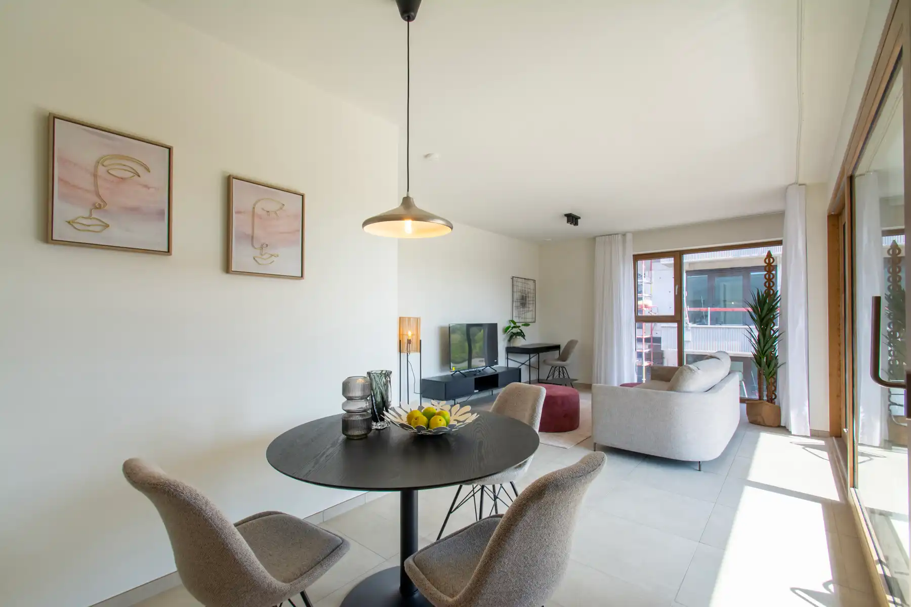 Gemeubeld en comfortabel 1slpk appt. met terras foto 5