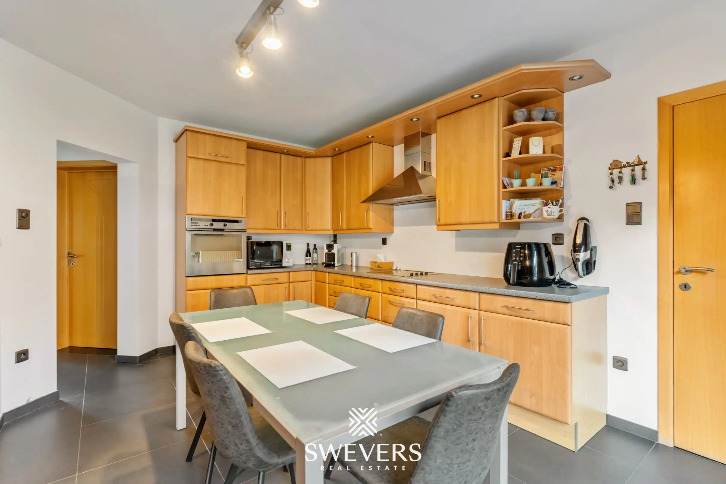  Instapklare woning met goede bereikbaarheid op 10 are 43 ca in Paal foto 12