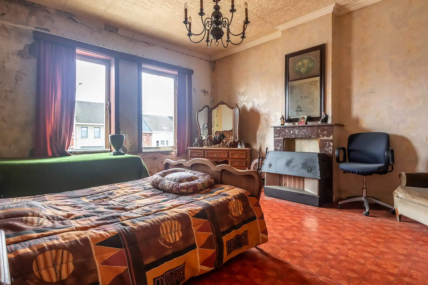 Ruime, te renoveren woning met veel potentieel nabij centrum foto 20