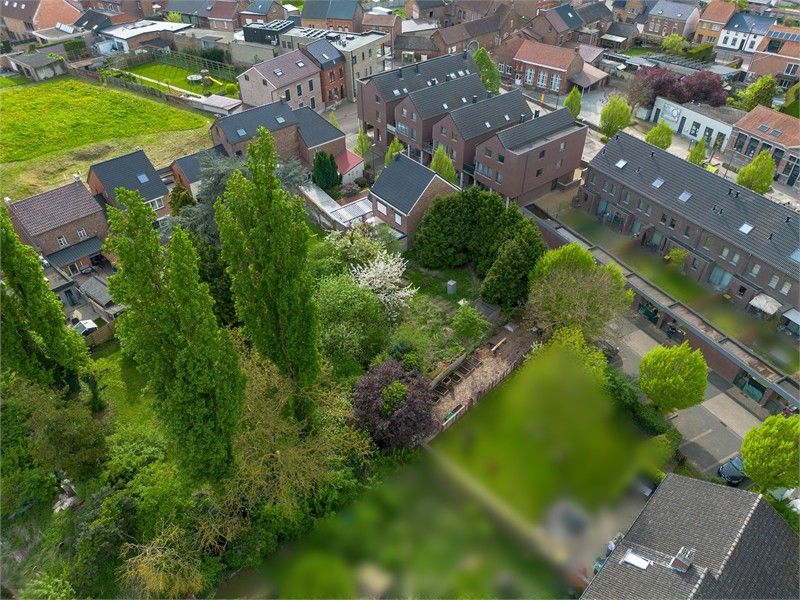 BOUWGROND GESCHIKT VOOR HALFOPEN BEBOUWING GELEGEN IN ATTENHOVEN foto 9