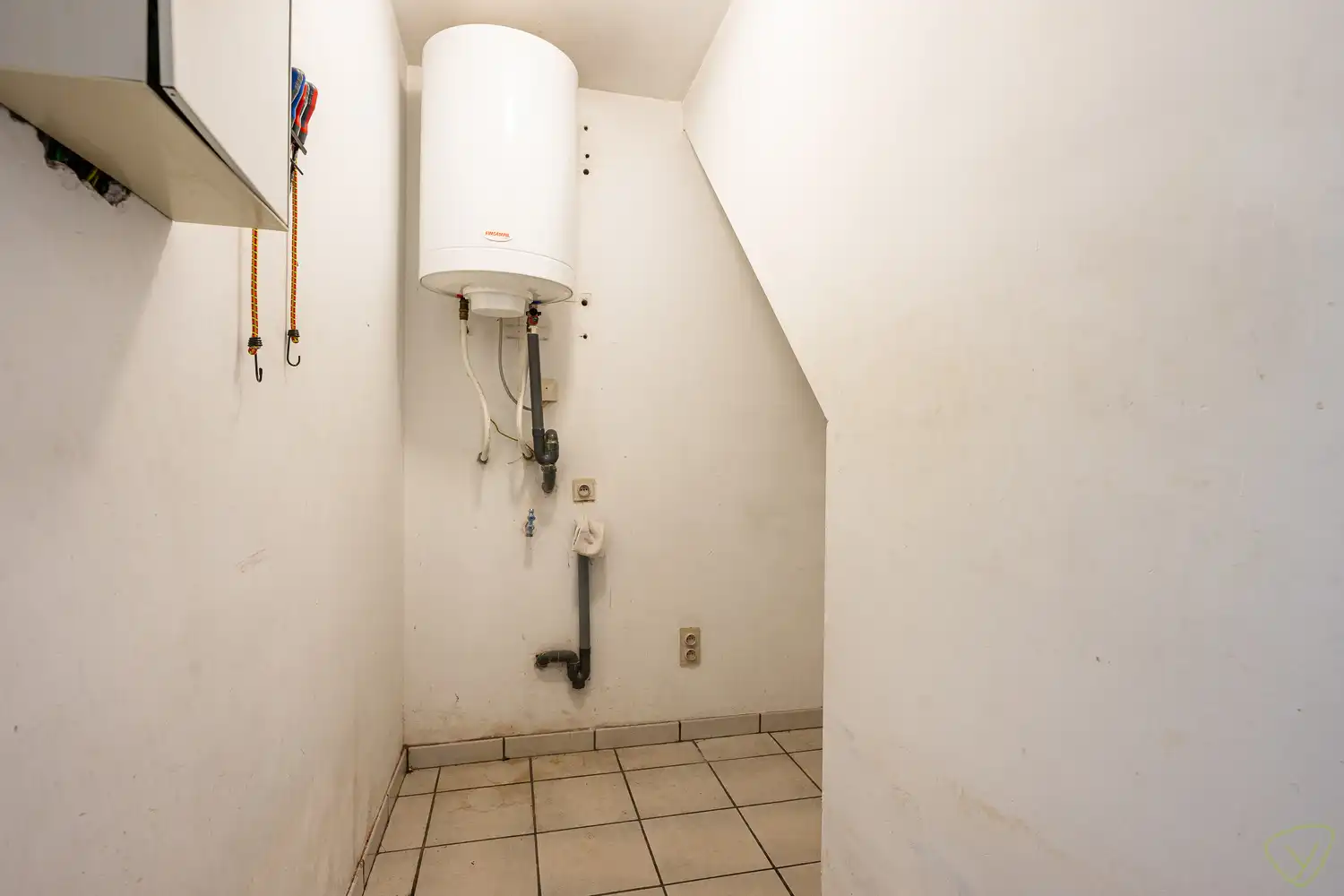 Ruim gelijkvloersappartement met private garage in de Kaaistraat! foto 8