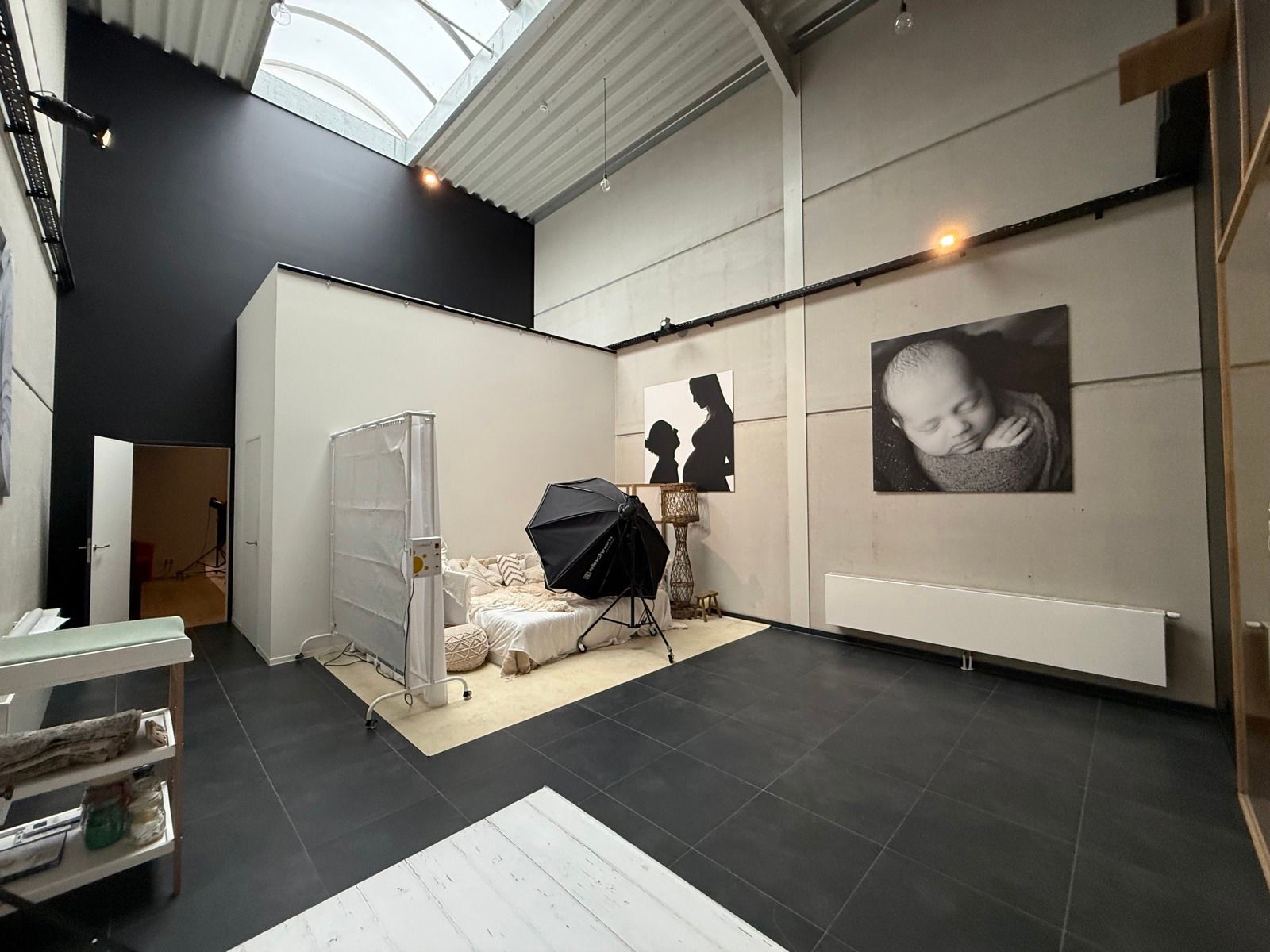 Perfect afgewerkt industriepand met kantoor en loods foto 22